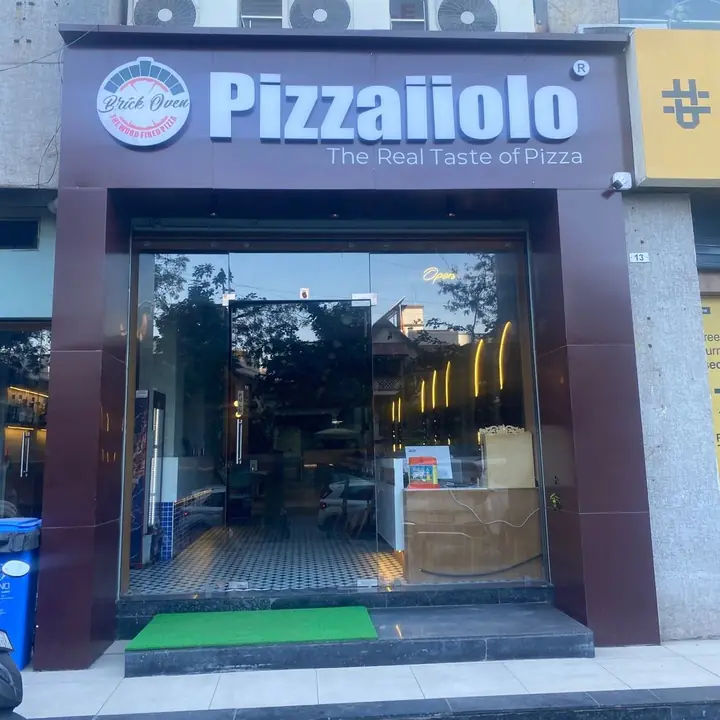 Pizzaiiolo Prahladnagar outlet